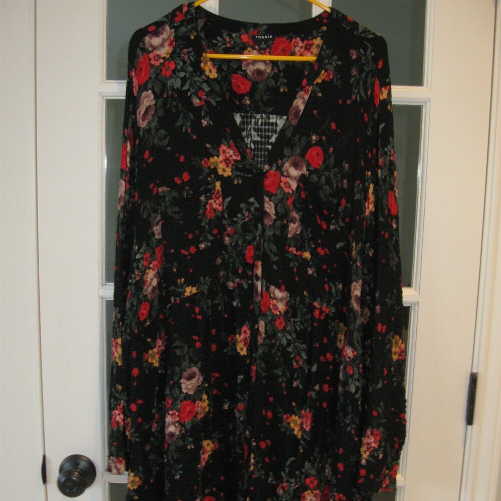Torrid Black Floral V-Neck Long Sleeve Blouse